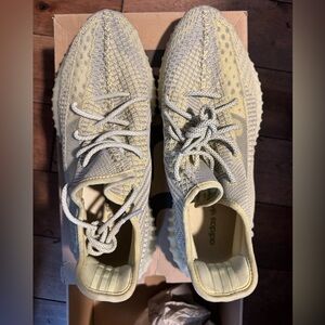 350 Yeezy’s v2 ‘Antilia’ non reflective
